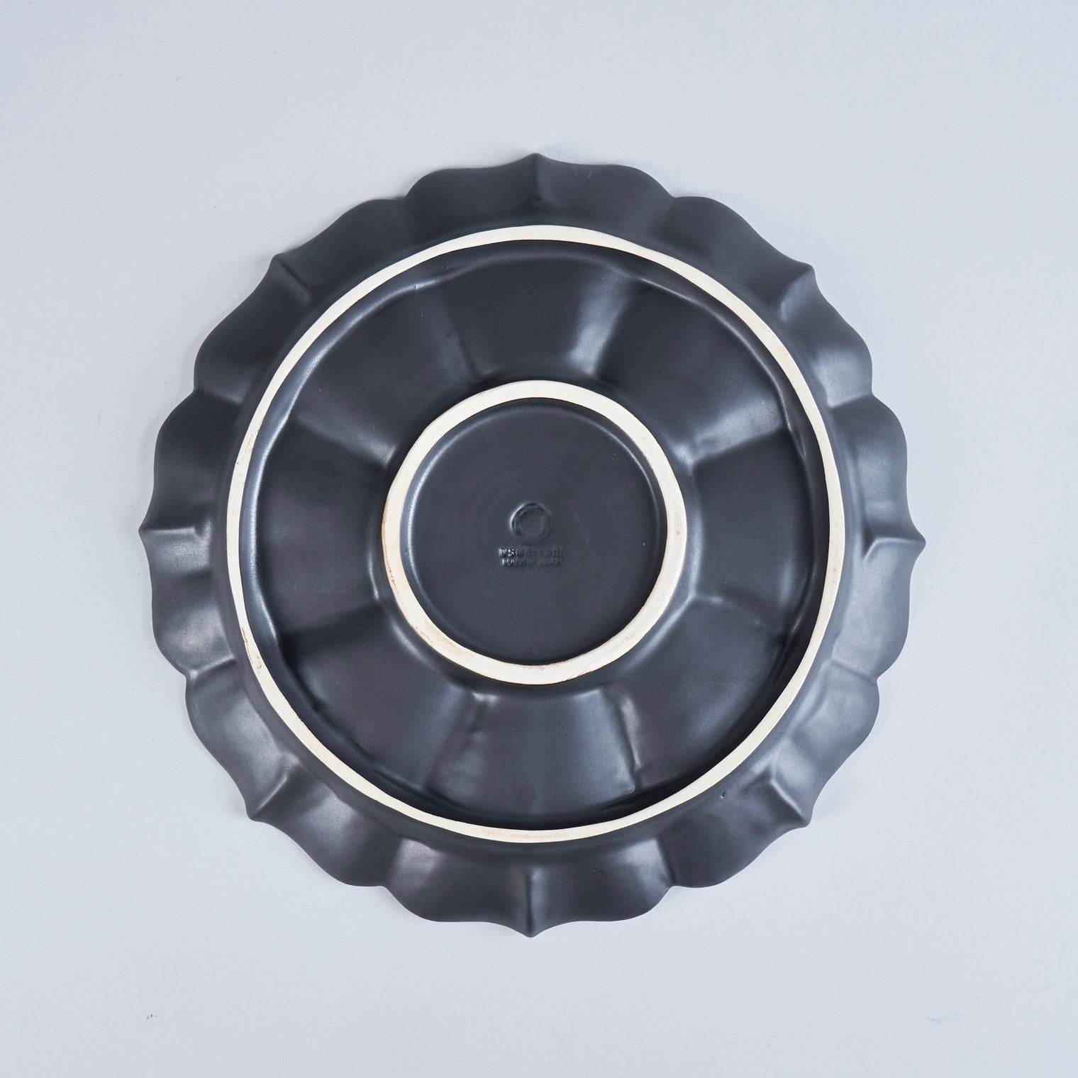 Usukiyaki, RYOUKA Lotus Petal Dinner Plate, Black, D24.5cm x H3cm