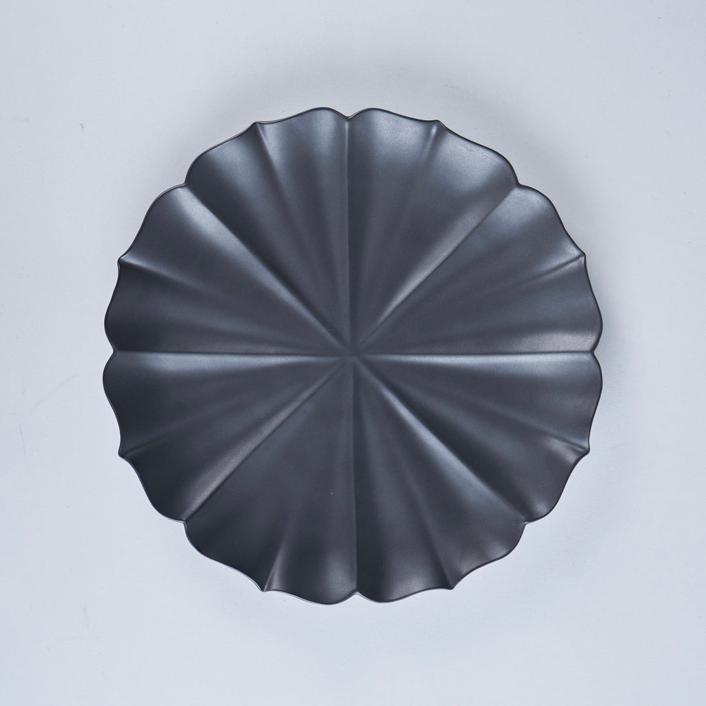Usukiyaki, RYOUKA Lotus Petal Dinner Plate, Black, D24.5cm x H3cm