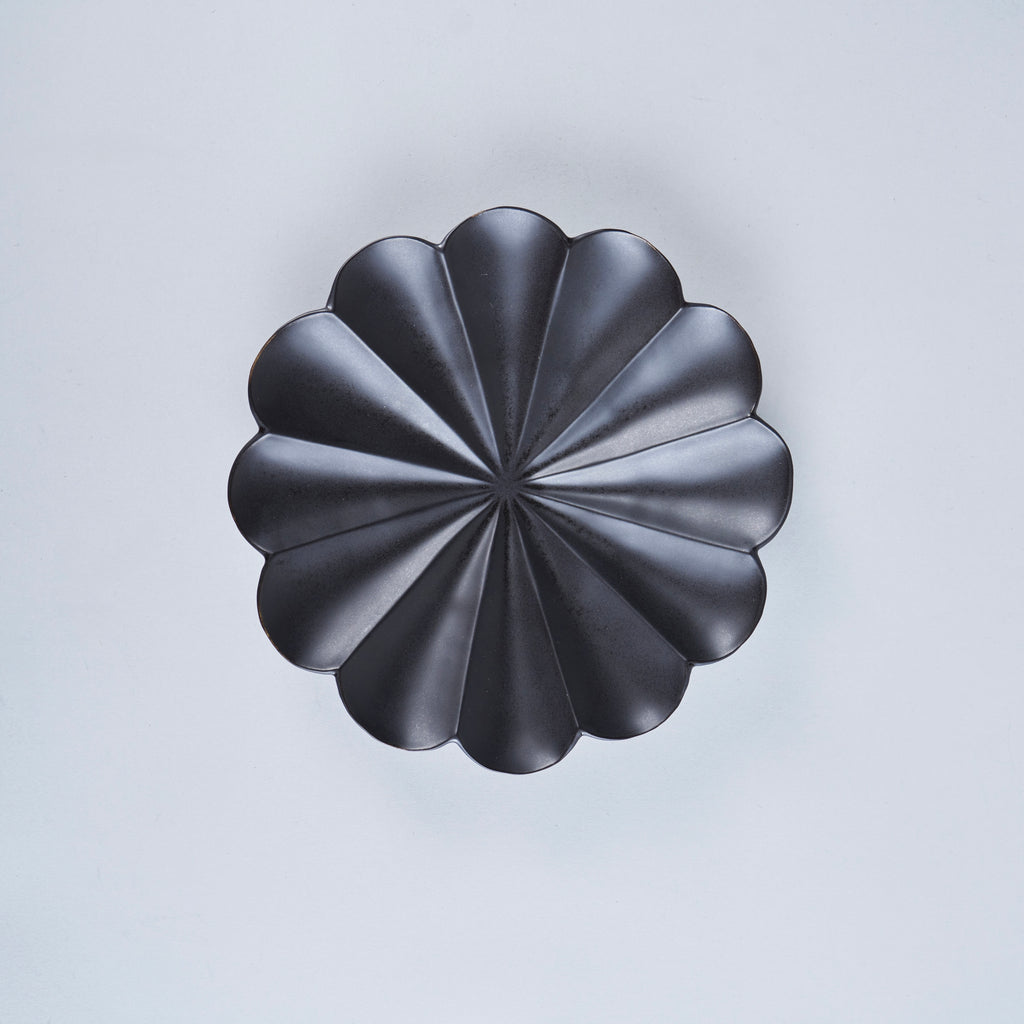 Usukiyaki,RINKA Twelve Petals Deep Side Plate, Black, D18.5cm x H3cm