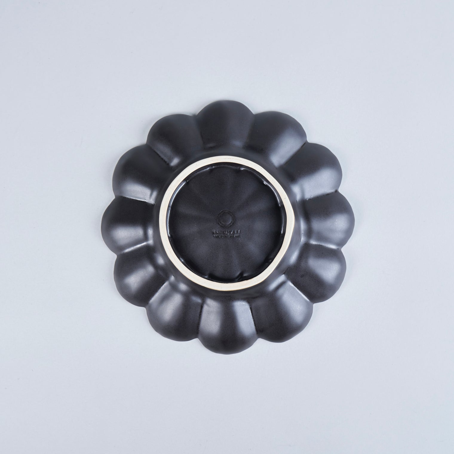 Usukiyaki,RINKA Twelve Petals Deep Side Plate, Black, D18.5cm x H3cm