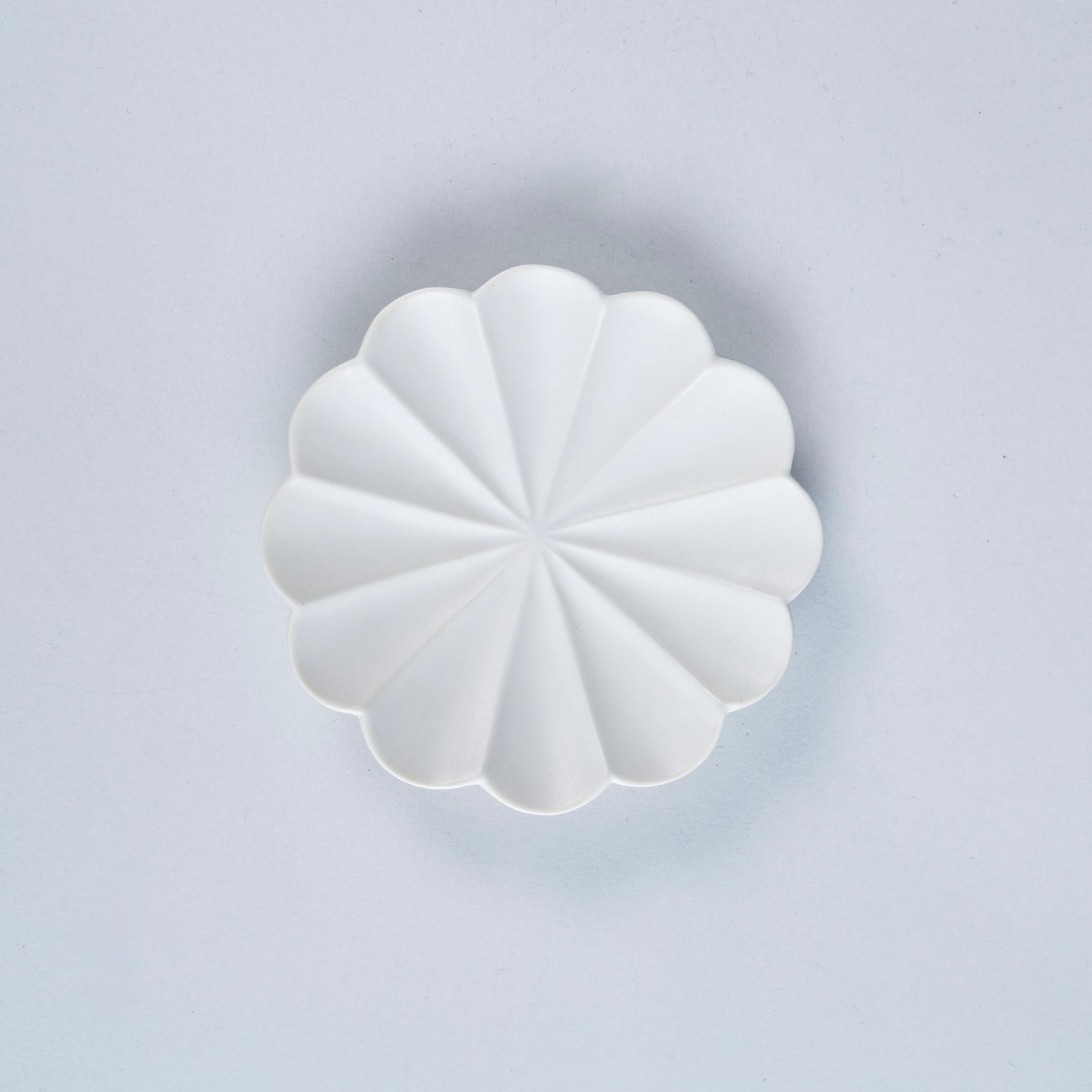 Usukiyaki, RINKA Twelve Petals Sauce Plate, White, D11.5cm x H2cm