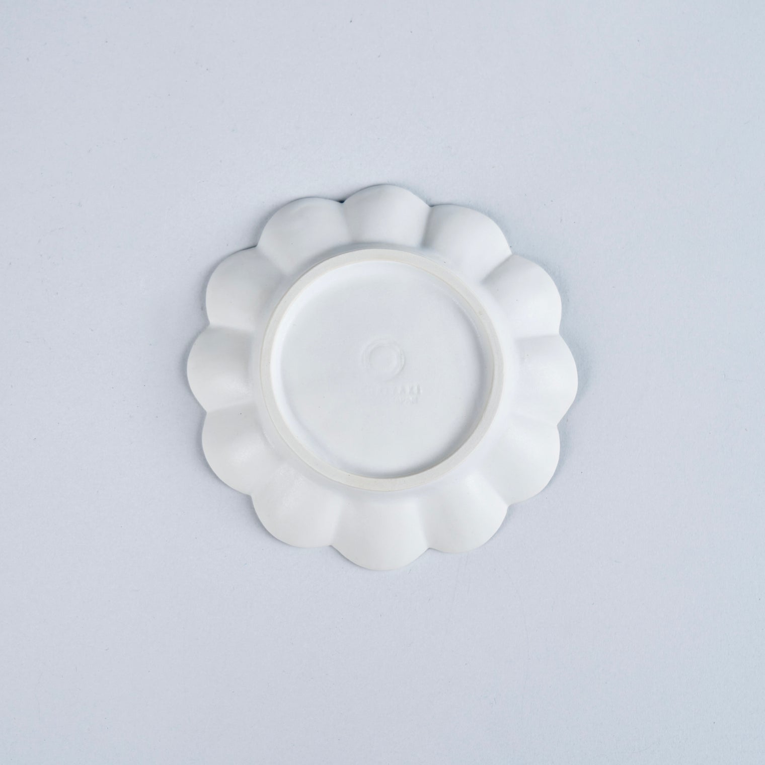 Usukiyaki, RINKA Twelve Petals Sauce Plate, White, D11.5cm x H2cm