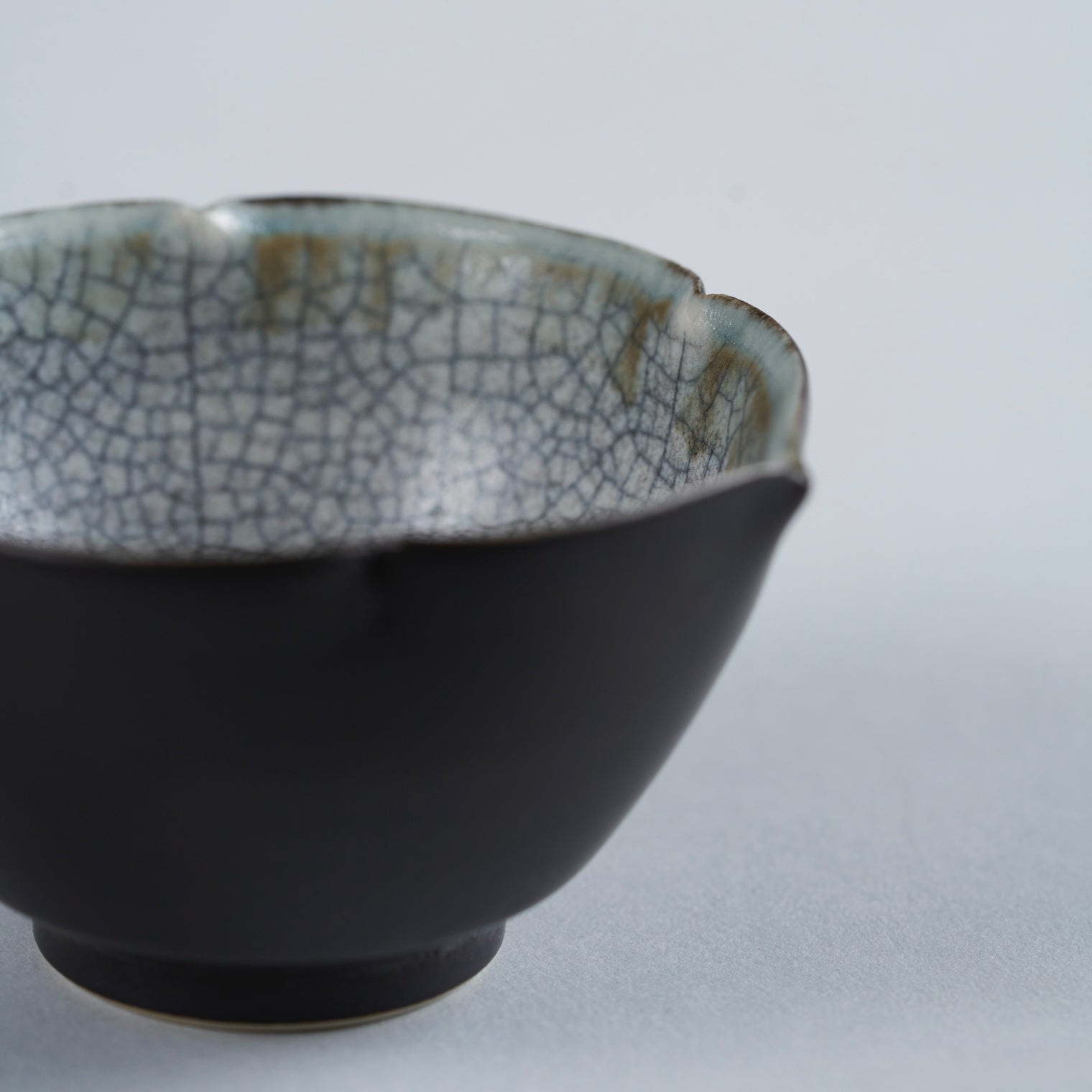 Usukiyaki, Cloud Tea Bowl S, Penetration Black
