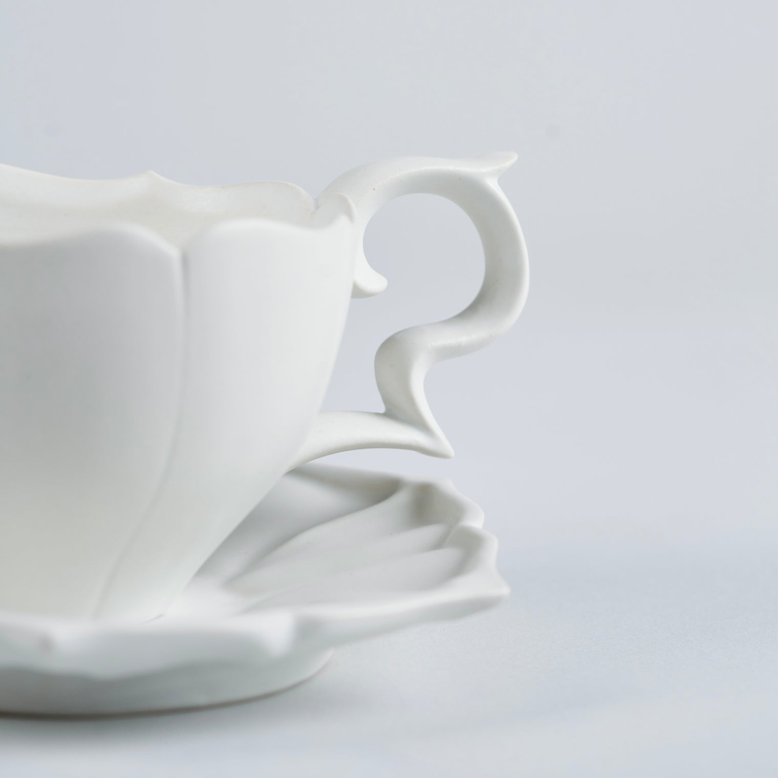 Usukiyaki, RYOUKA Teacup And Saucer, White, D9cm x H6.3cm/ D16cm x H2cm