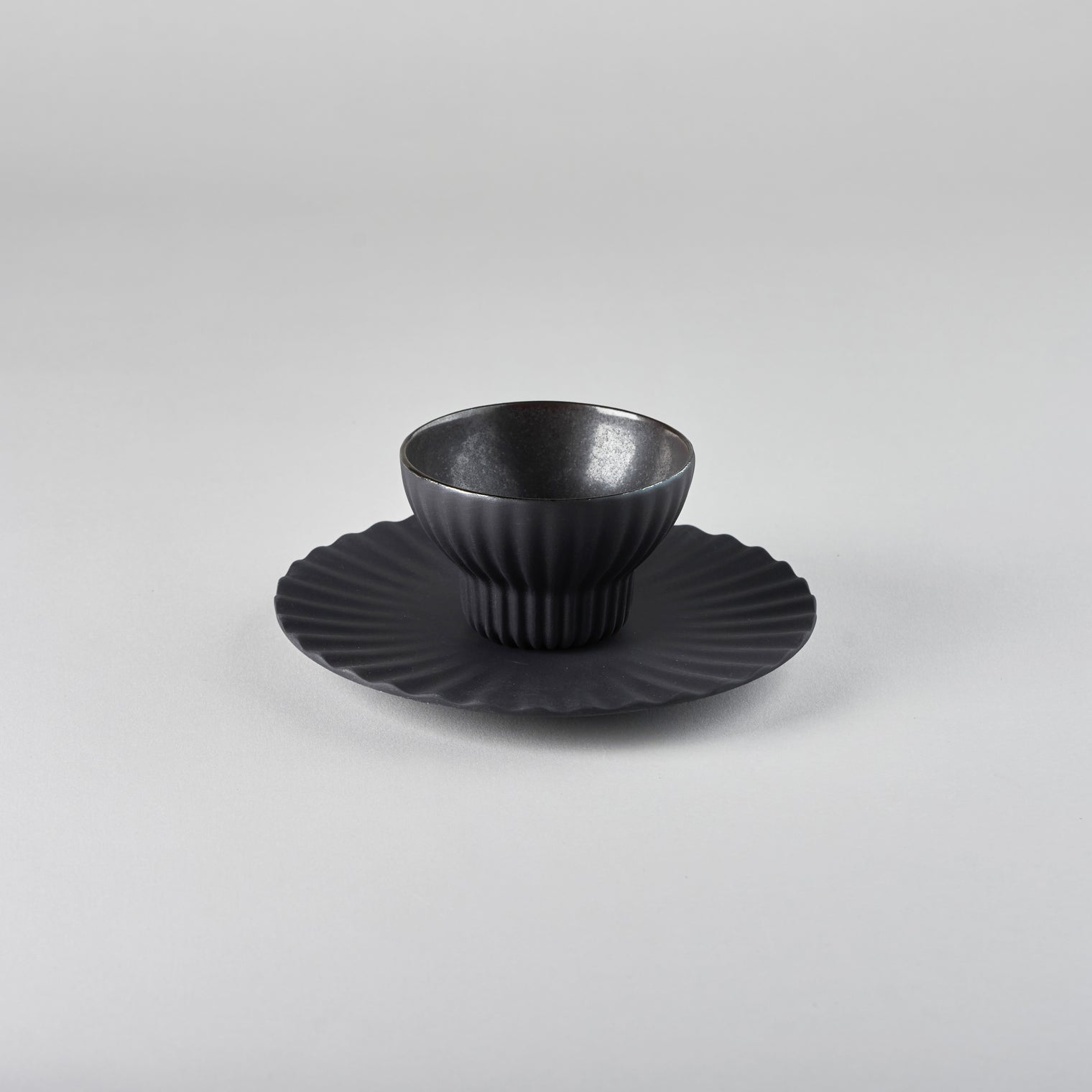 REVOL Pekoe Plate, Black Smooth, 17cm x H2cm
