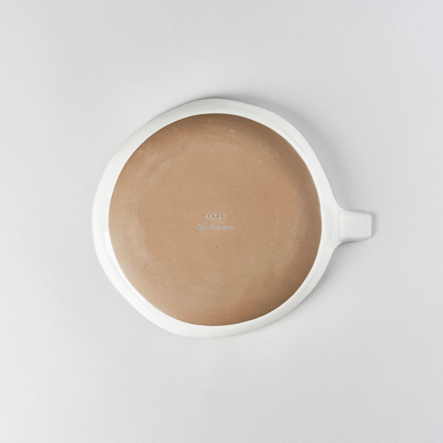 La Mère Plate With Handle Off White, L20 W17 H2cm, Design by Marie Michielssen