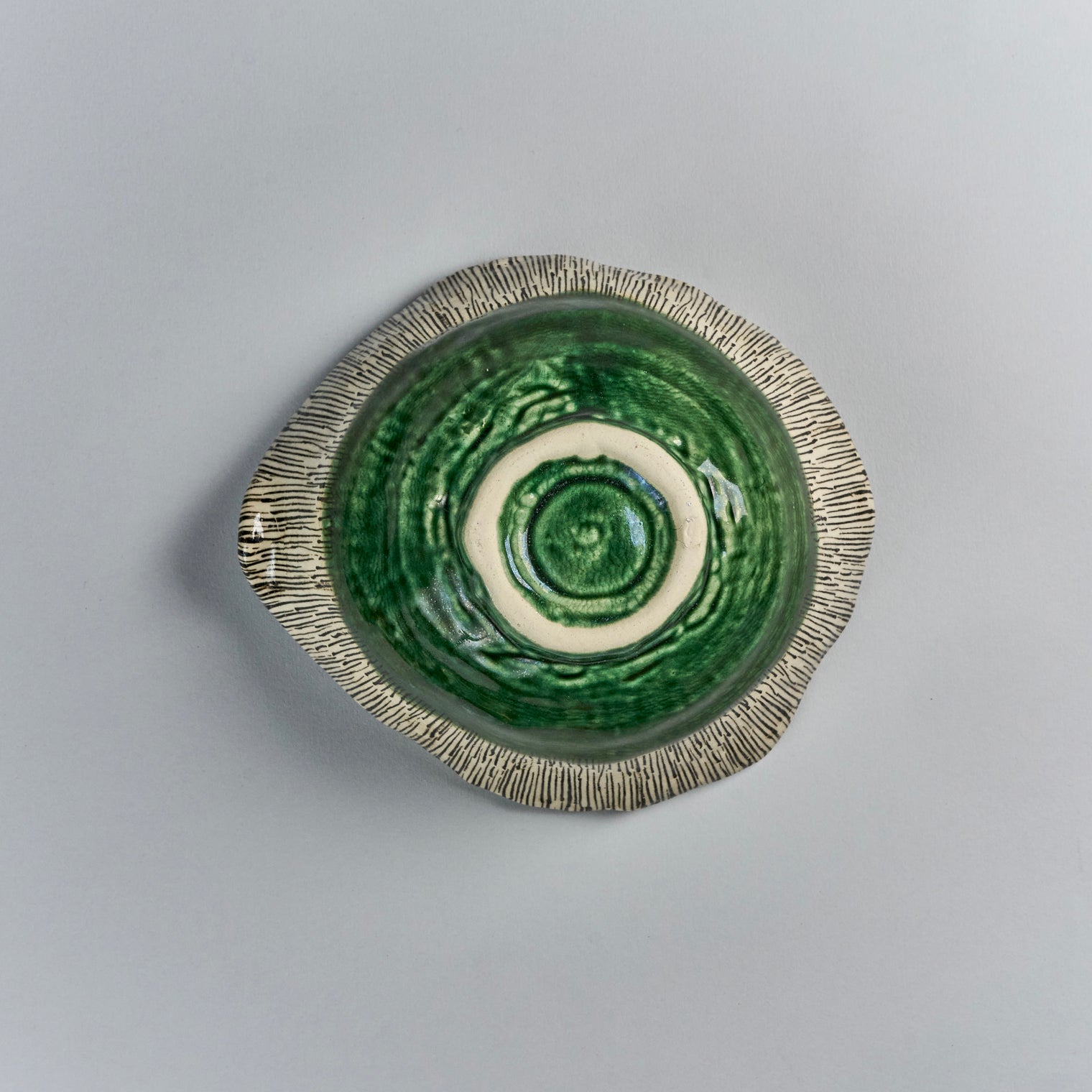 Oribe Tokusa Spout Bowl, 20cm x 18cm x H9cm
