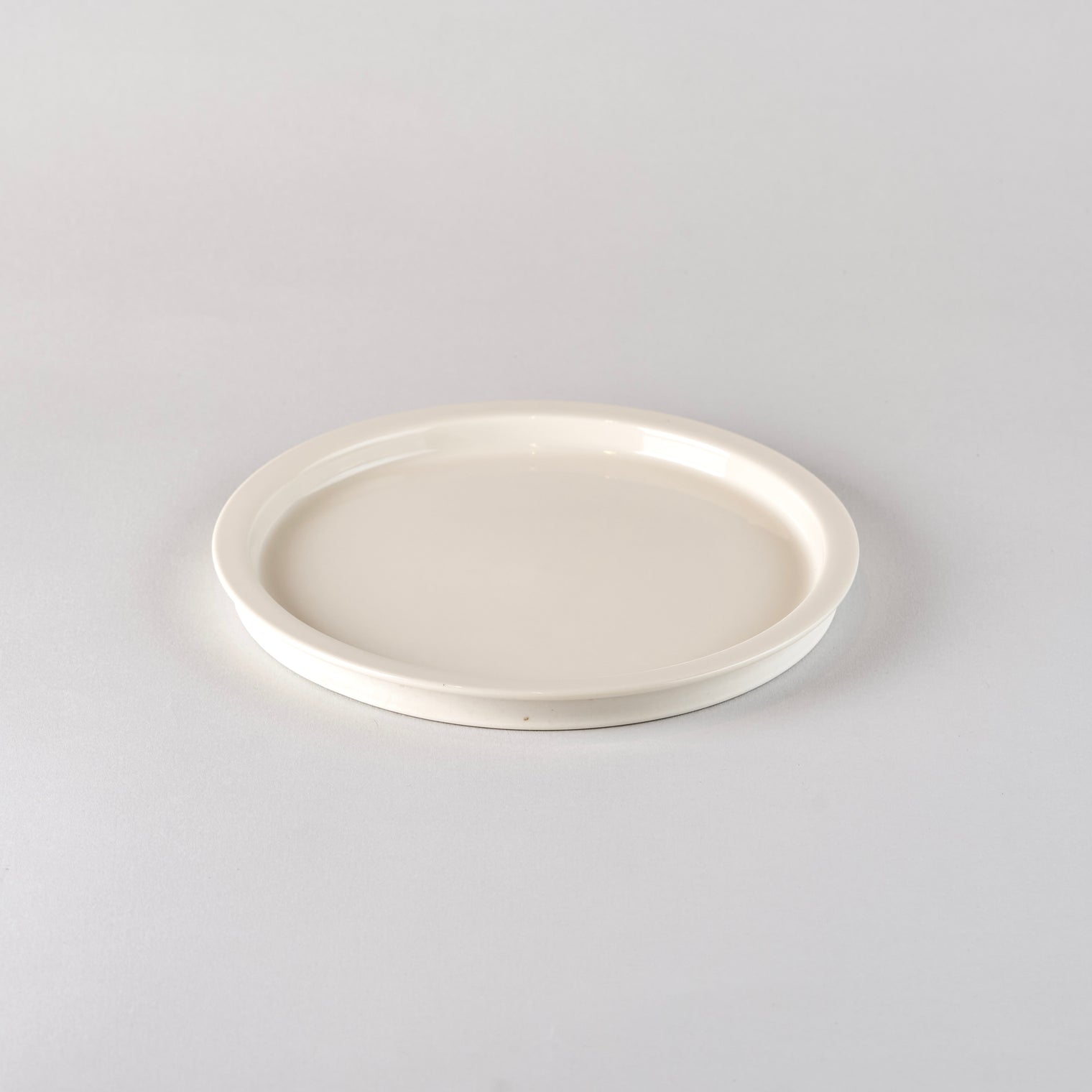 Plate XS Alabaster Dune, L17.5 x W17.5 x H1.2cm, Design by Kelly Wearstler