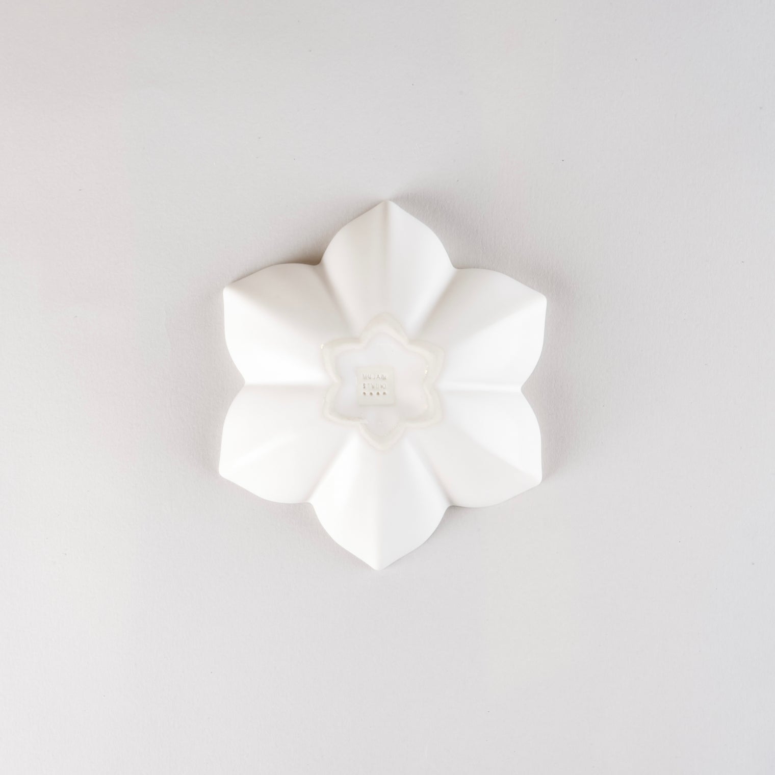 Mujagi Flower 06, Matt, 14cm x H3cm