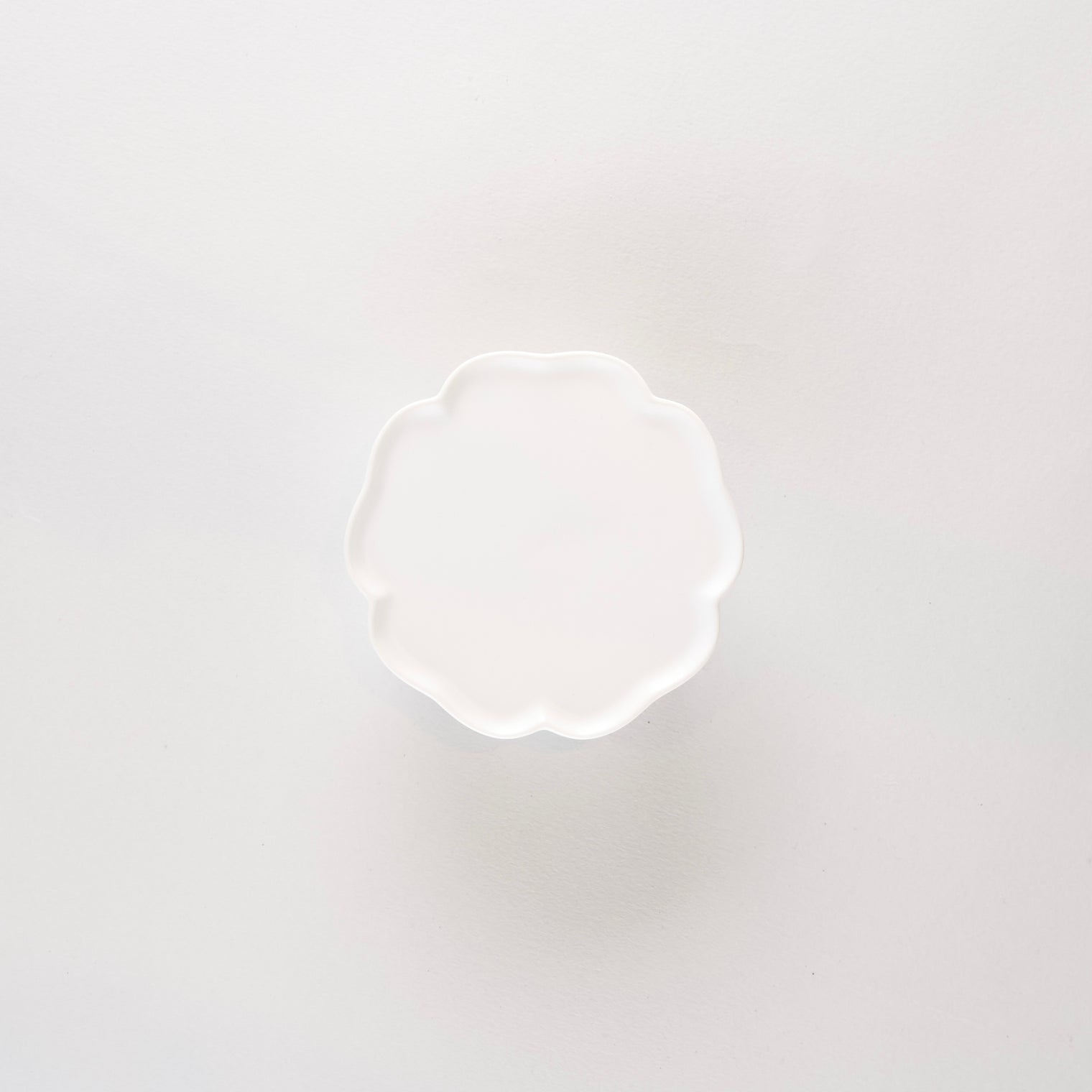 Mujagi Flower 05, Soban, Matt, 9.5cm x H3.5cm