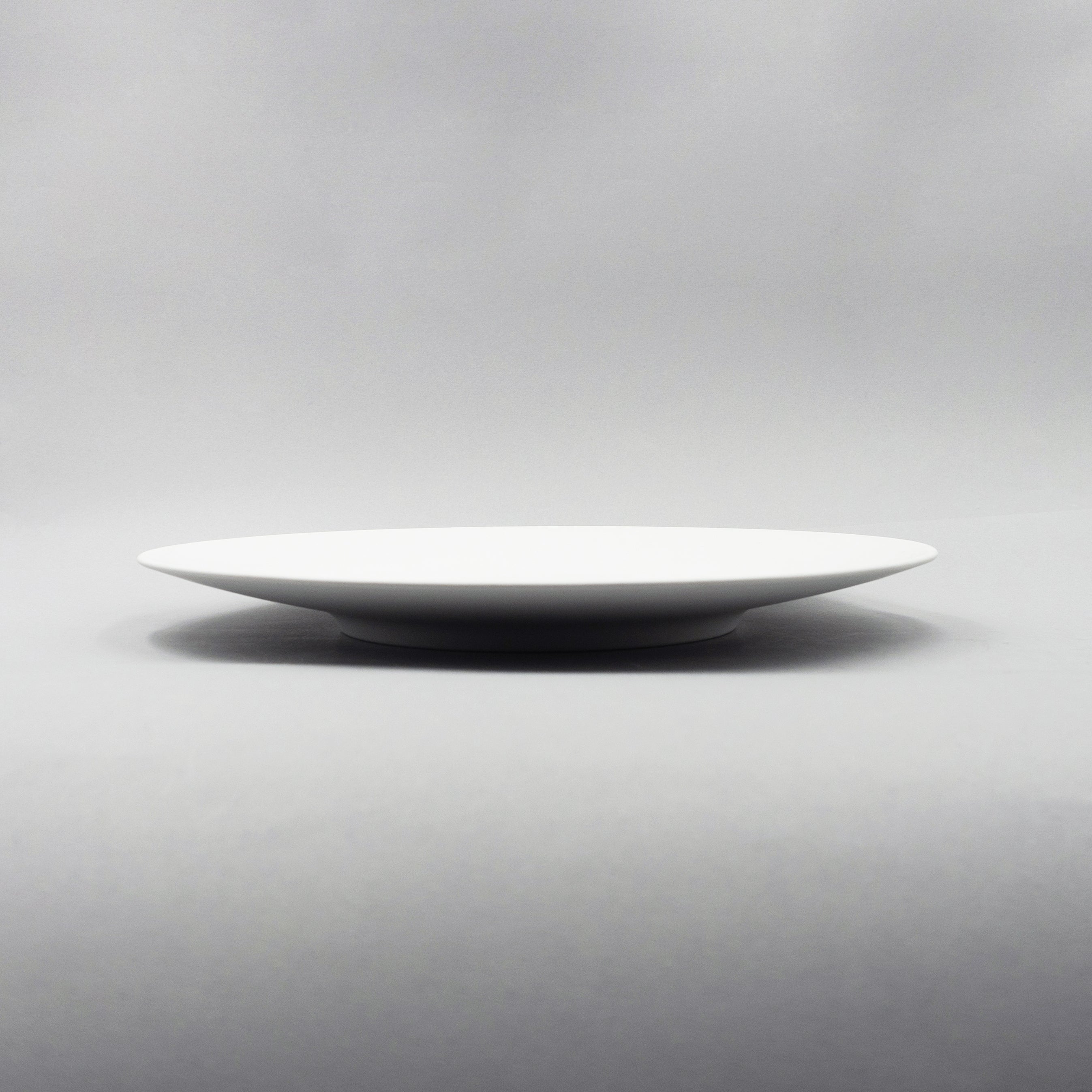 Bisque White Flat Plate D28cm x H2.5cm Moriyama Artifactt