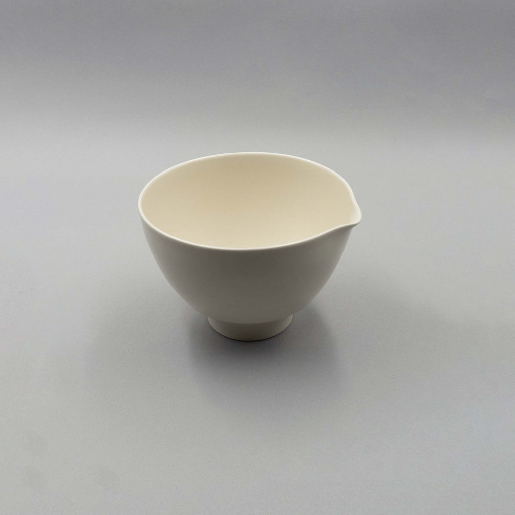 Hanasaka Une Spout Bowl Large, 14cm x 10cm