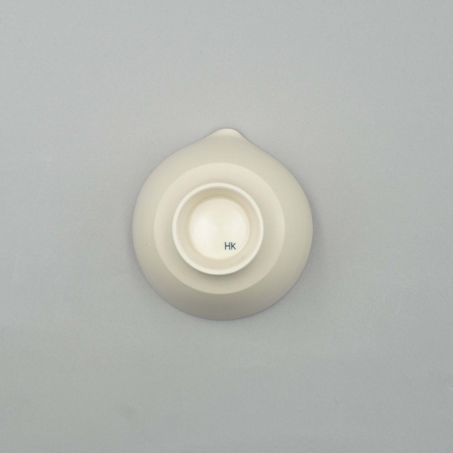 Hanasaka Une Spout Bowl Medium, 11.3cm x 7.5cm