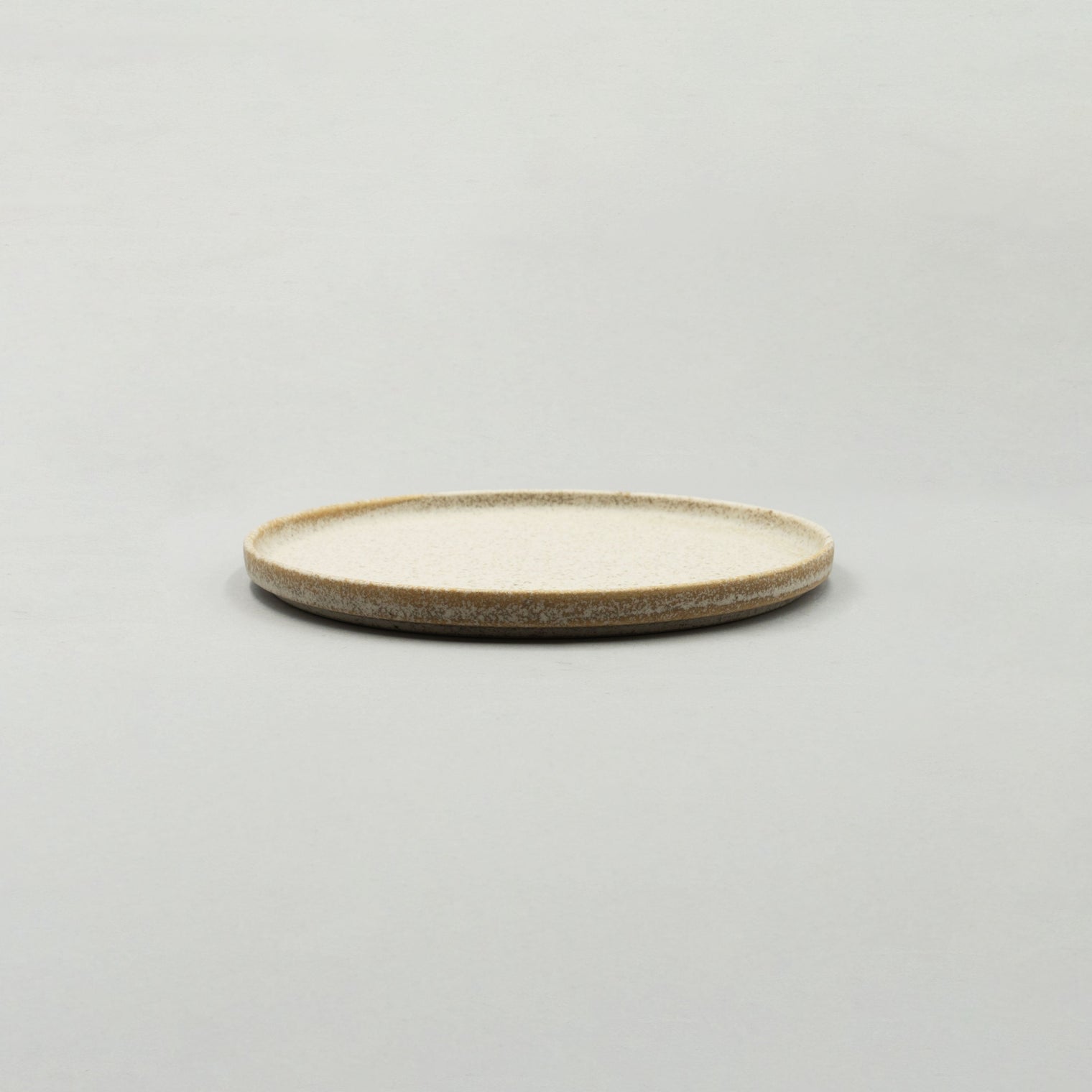 Kigoromo Short Rim Plate, 19cm x H1.6cm