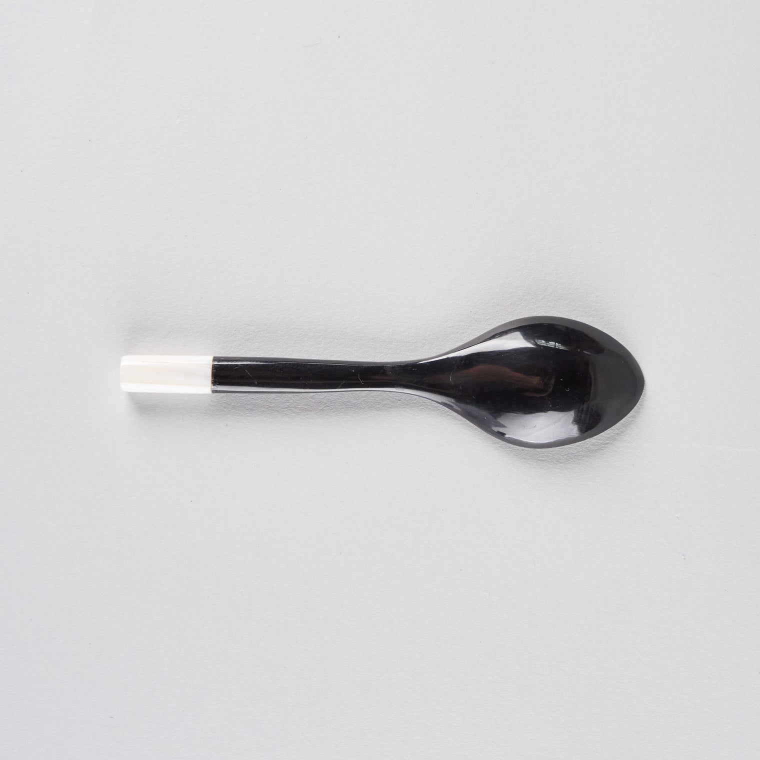 Mujagi Horn-shell Spoon, W3.2cm x L12.5cm x H1.5cm