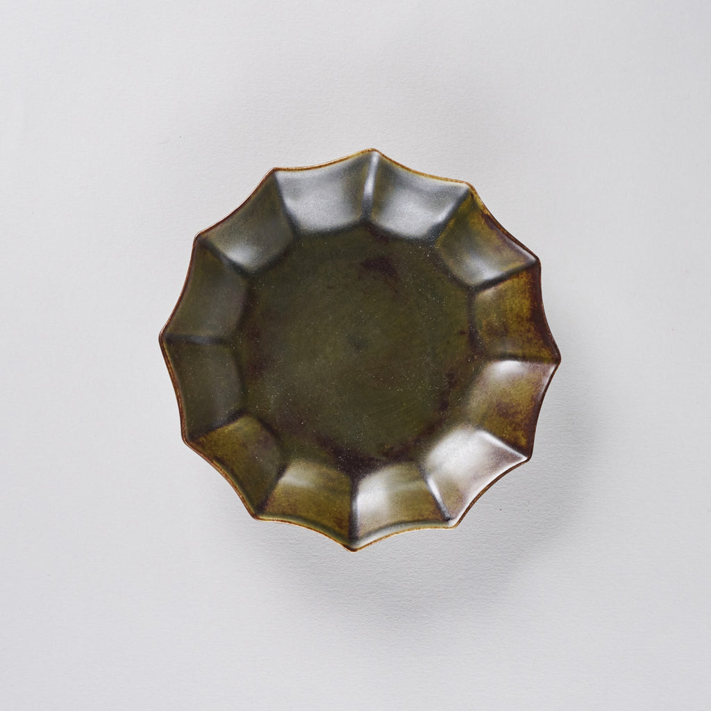 Utsuwa to Design S Deformed Plate, Olive Grey, 15cm x 15cm x H3cm