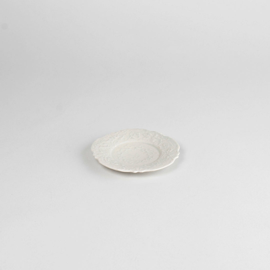 Asami Maeda Flower Arabesque Small Dish White, 10.6×1.5cm