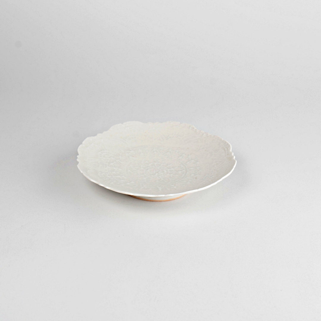 Asami Maeda 6-inch Raised Plate White, 17.5×3.7cm