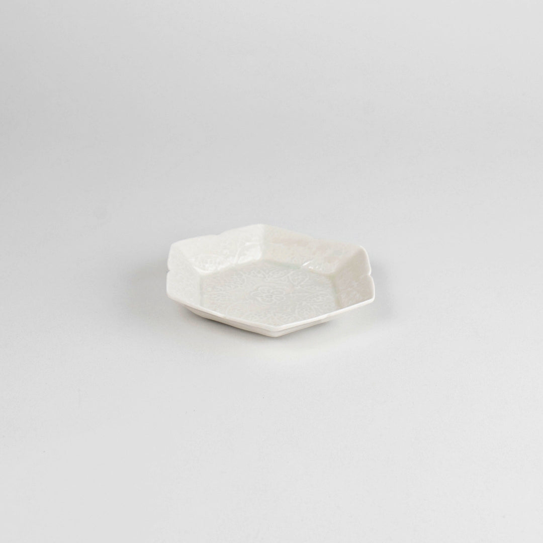 Asami Maeda Floral Shippo 4-inch Small Plate White, 13×11.6×2.2cm
