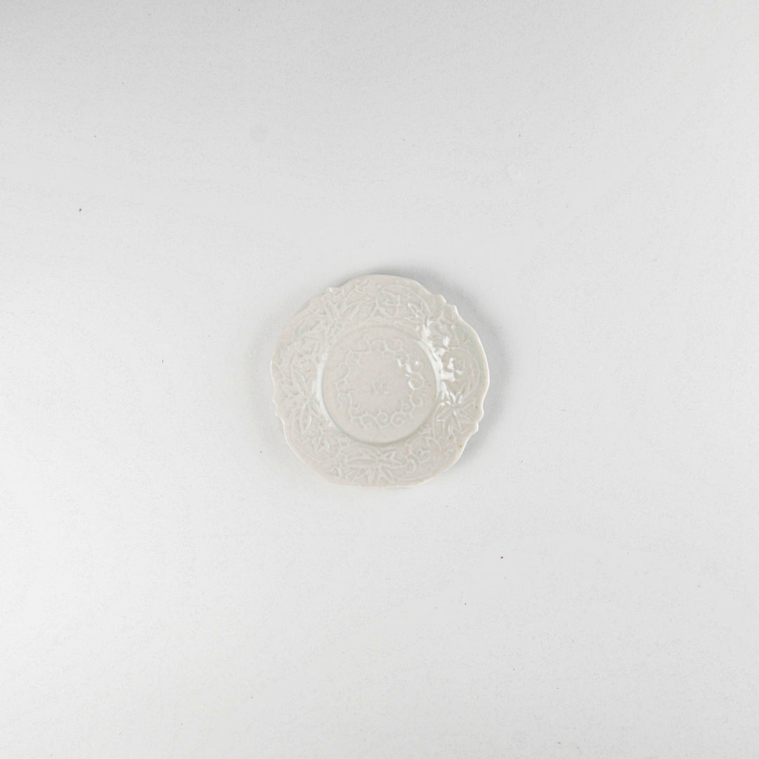 Asami Maeda Flower Arabesque Small Dish White, 10.6×1.5cm