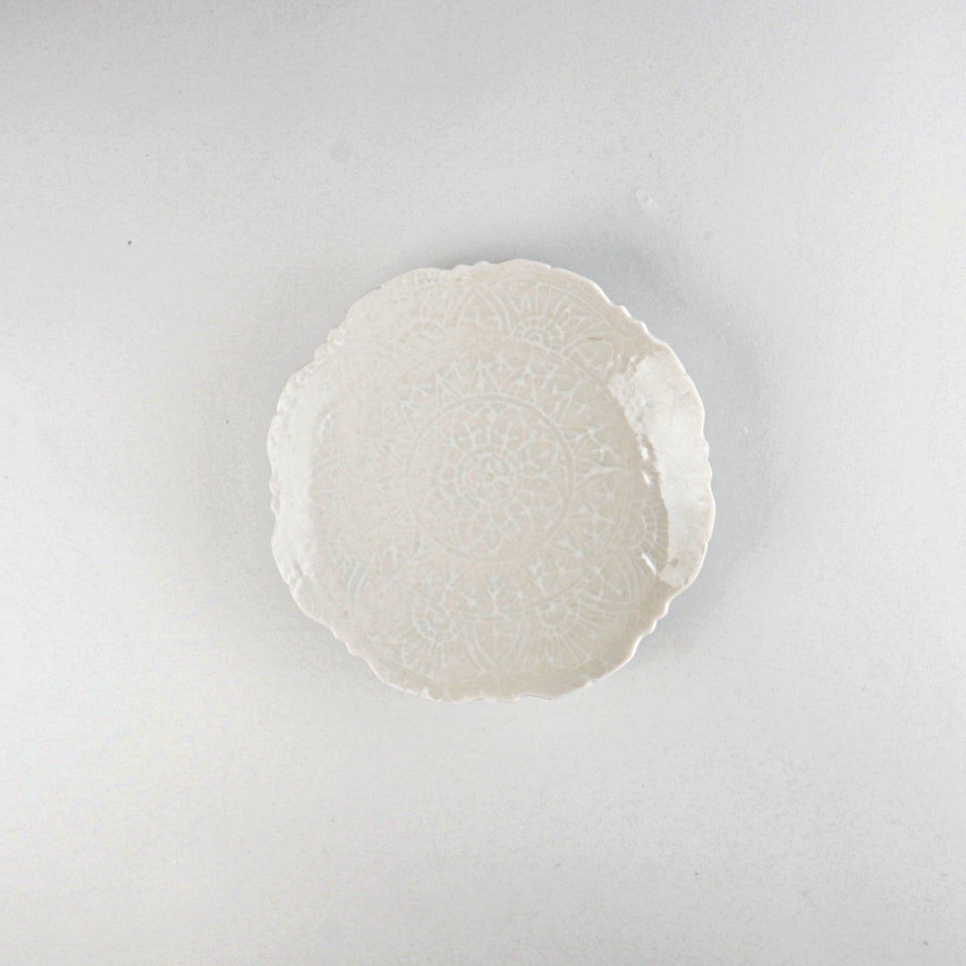 Asami Maeda 6-inch Raised Plate White, 17.5×3.7cm