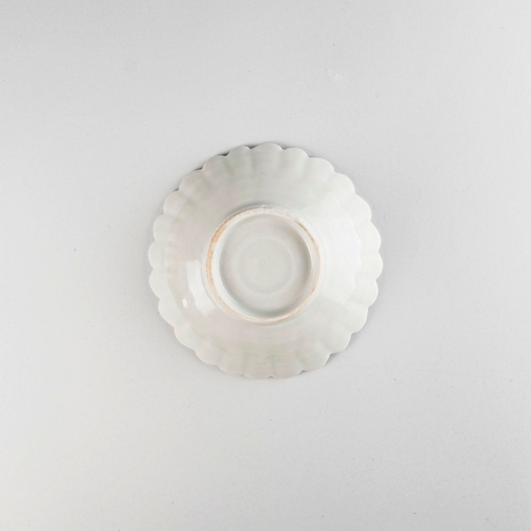 Asami Maeda Chrysanthemum Medium Plate White, 15×4.5cm