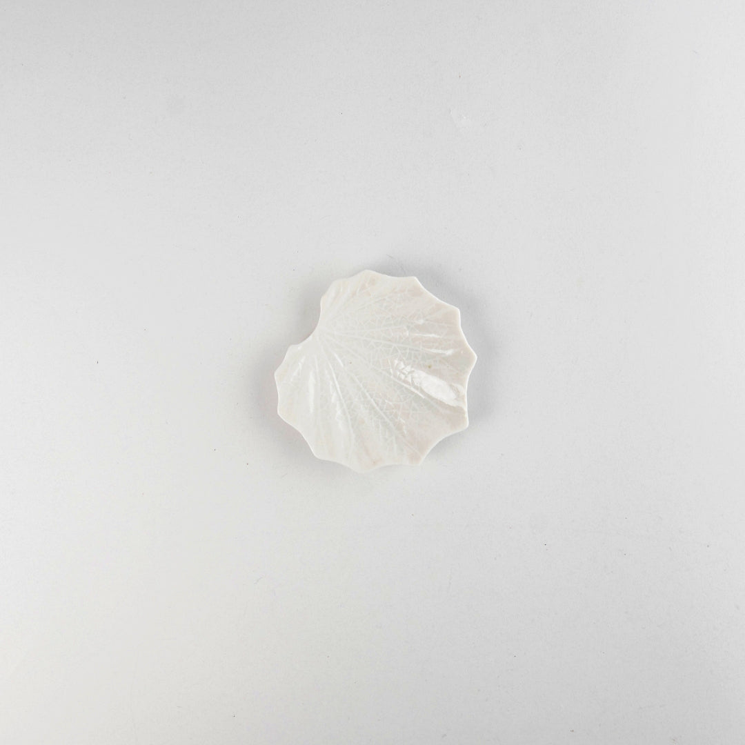 Asami Maeda Butterbur Mini Dish White, 9x8.5cm