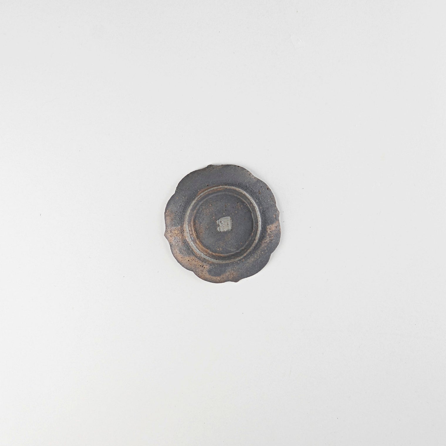 ONKO Small Plate B Bronze, 7.5x1.2cm