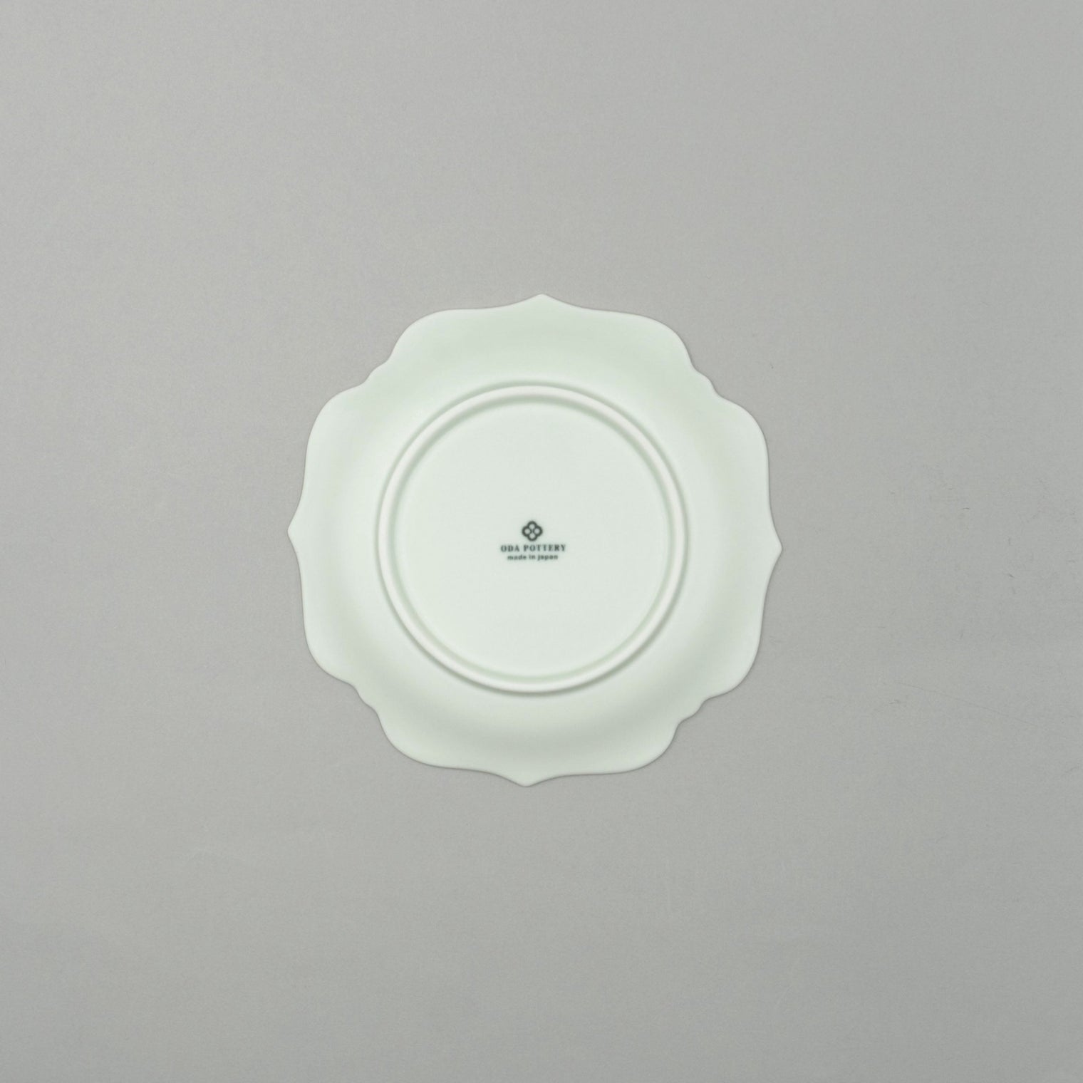 Megumi Ryoka Blue White Plate, 16.5cm x H2cm