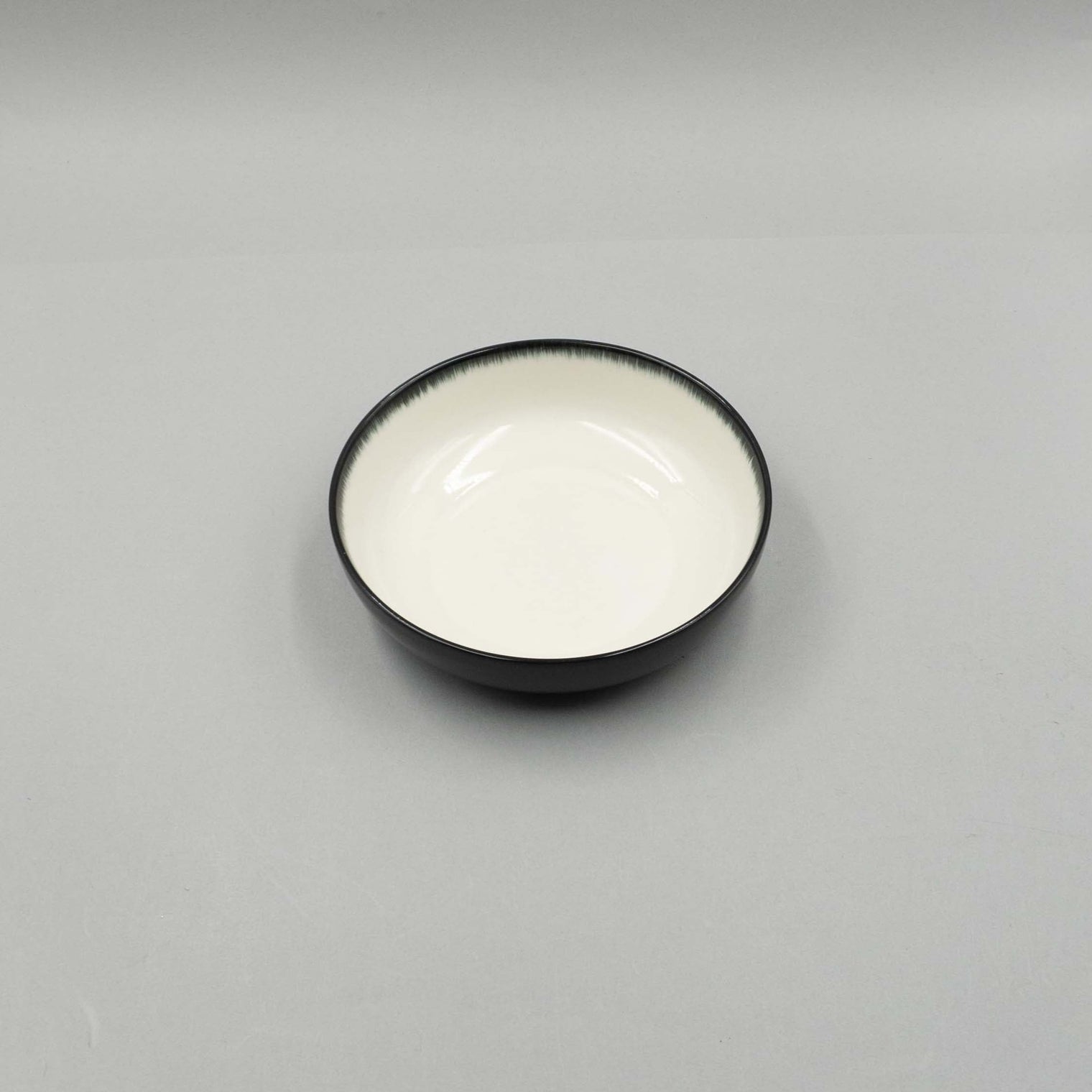 Soup Bowl, 15.5cm x 4.2cm, Dé Off-White/Black VAR B, Design by Ann Demeulemeester