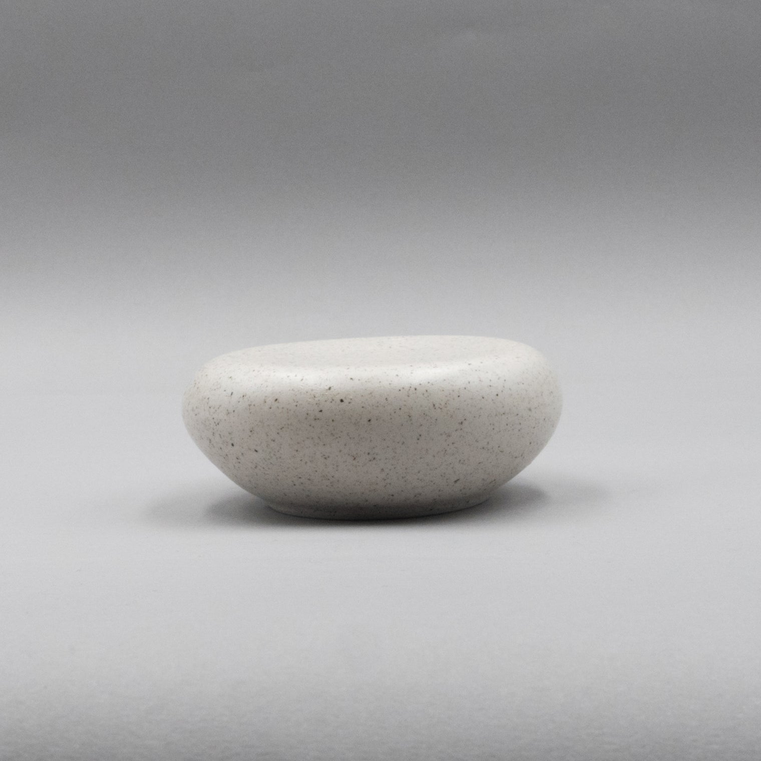 Stage Ishiji Smooth Rock (S), 10.8cm x 10.1cm x H4.3cm