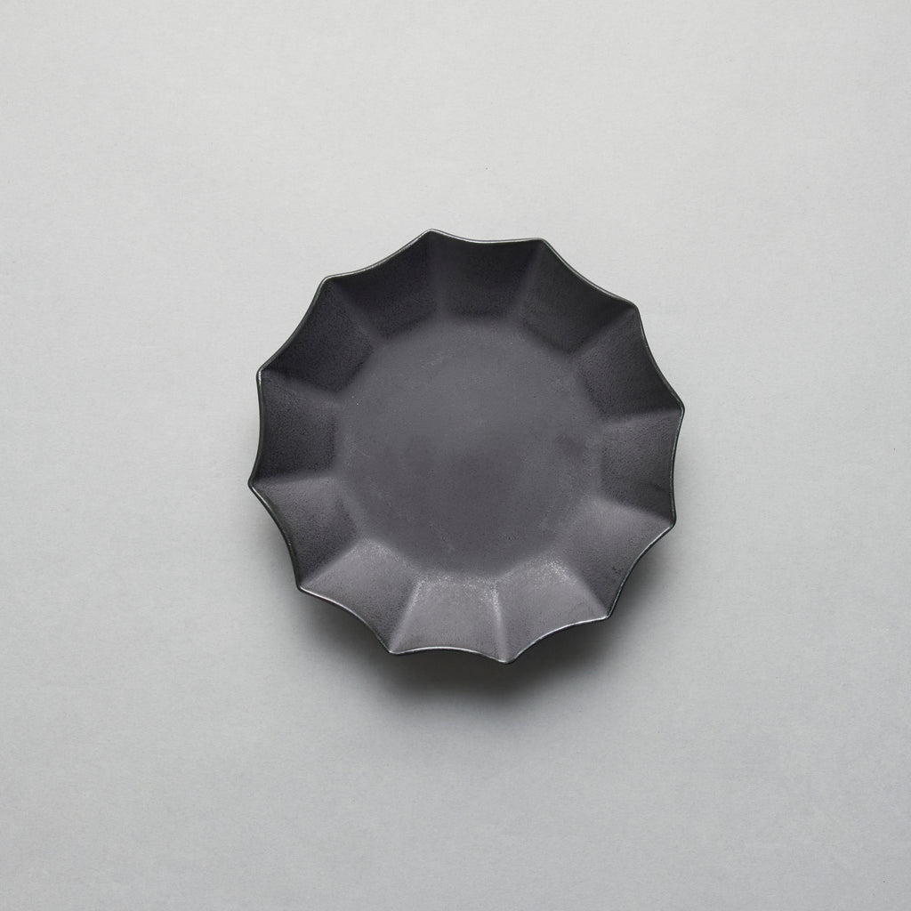 Utsuwa to Design S Deformed Plate, Black, 15cm x 15cm x H3cm