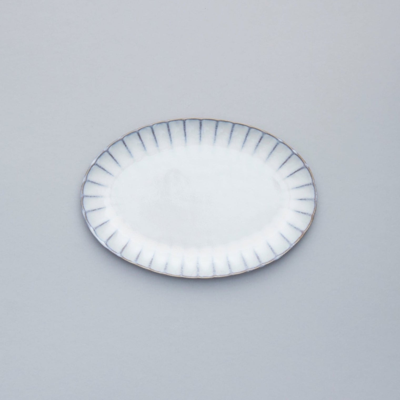 Inku Serving Oval Bowl, 22cm x 15.4cm x 2.7cm, Design by Sergio Herman