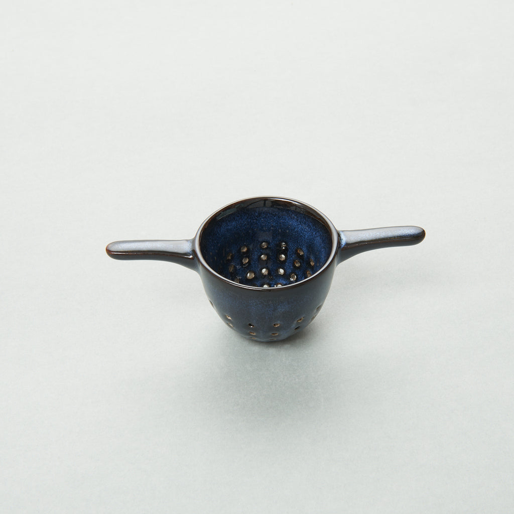 Tea Strainer, Dark Blue, 14cm x 6cm x 5cm, Design by Pascale Naessens