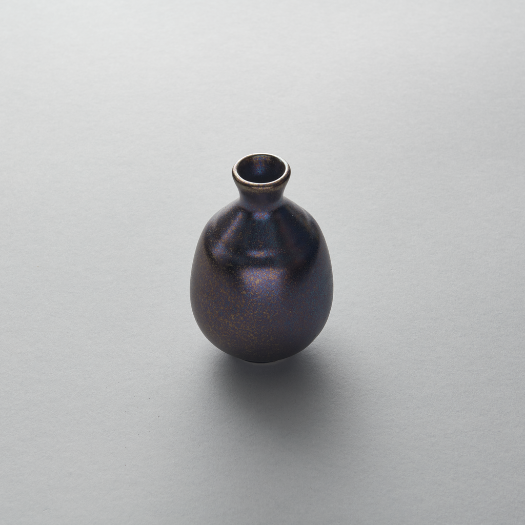 Luster Black Sake Bottle, 12.8cm x 8.2cm