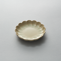 Ofuke Kiku Plate, 16cm x 3cm