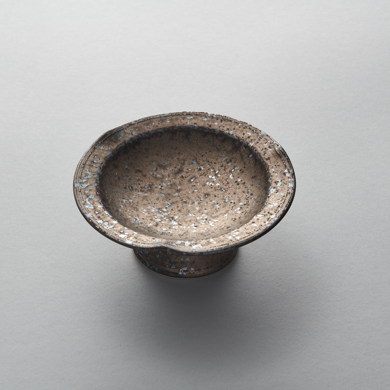 Kinrei Sashimi Stand, 16.7cm x 7.5cm