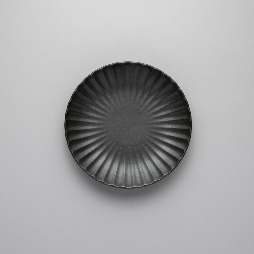 Kasumi Black Plate, D18.5cm x H2.8cm