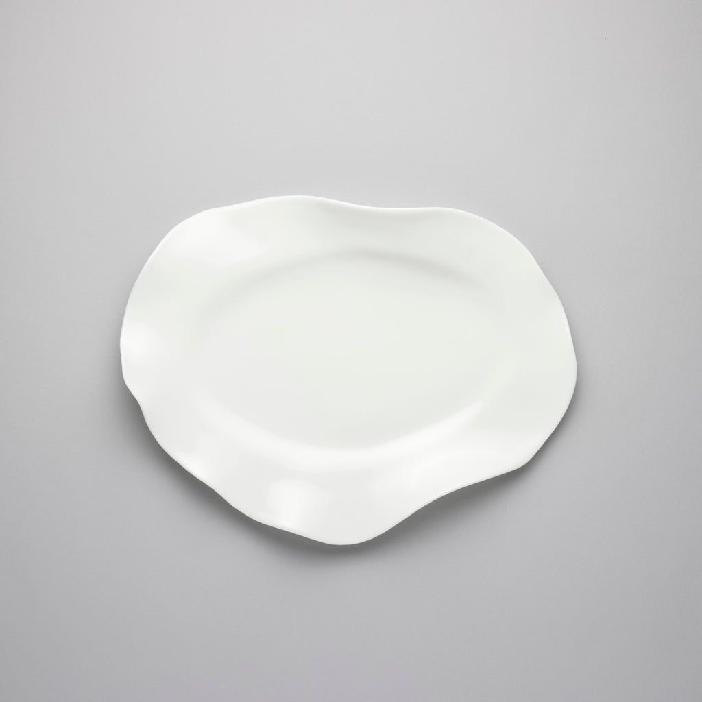 Oval Plate, 31cm x 22.5cm, Design by Roos Van de Velde