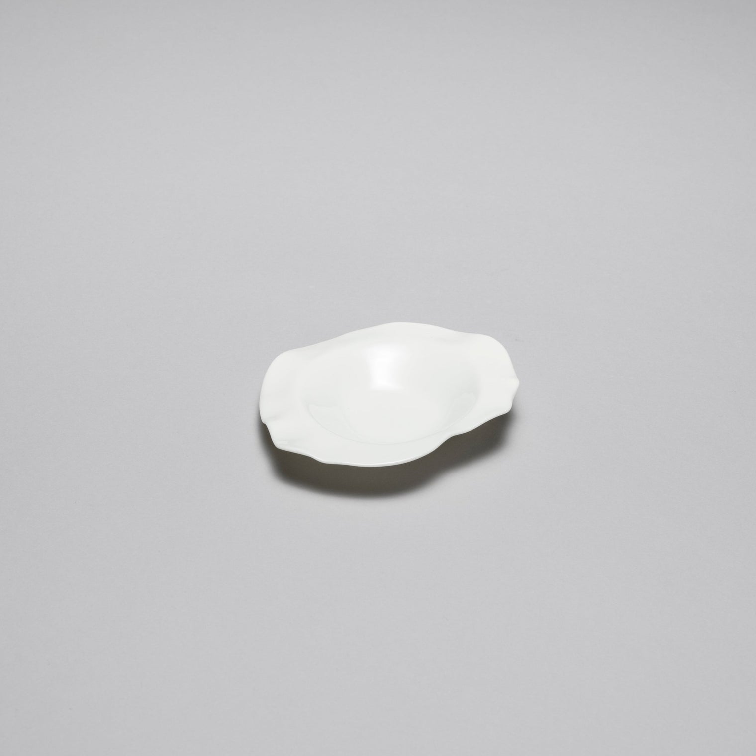 Heaven Plate, 13cm x 11cm, Design by Roos Van de Velde