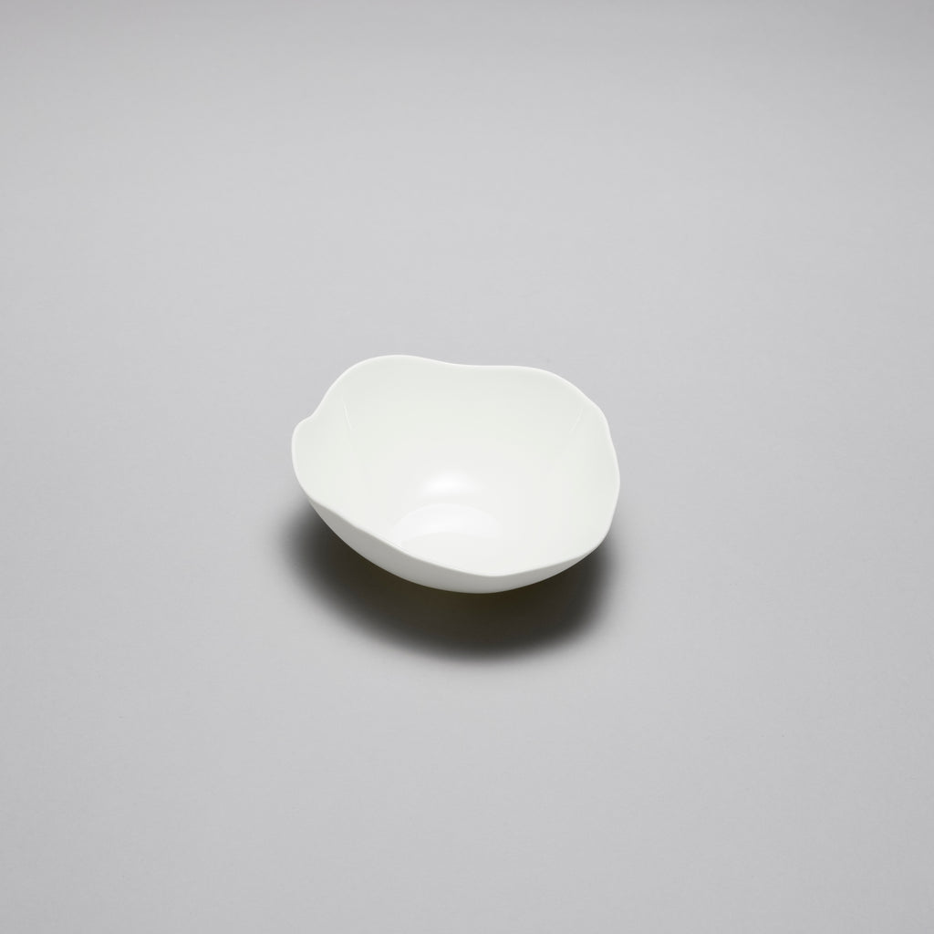 Hachi Boru Bowl, 15cm x H5.5cm, Design by Roos Van de Velde