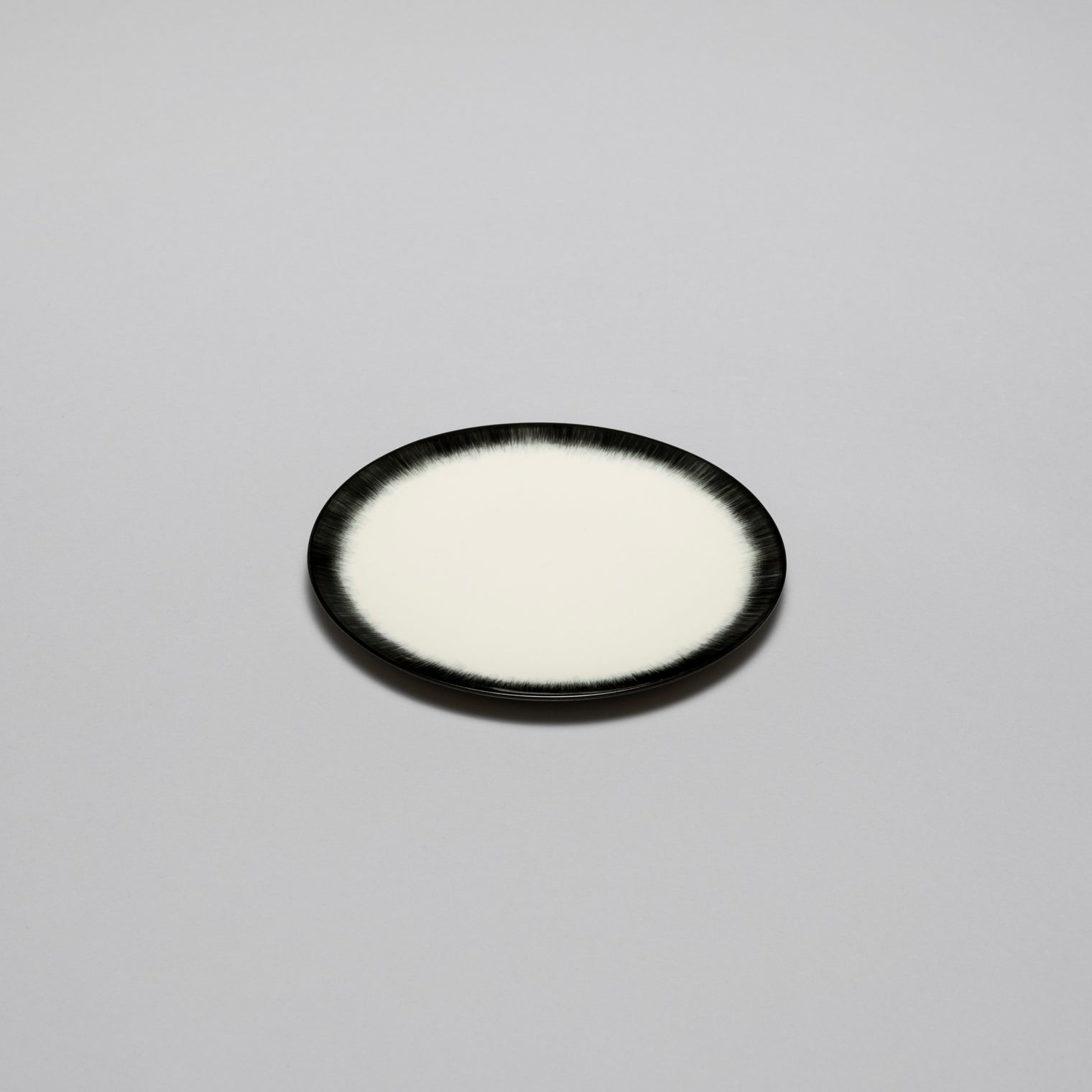 Dessert Plate, 14cm, Dé Off-White/Black VAR 3, Design by Ann Demeulemeester