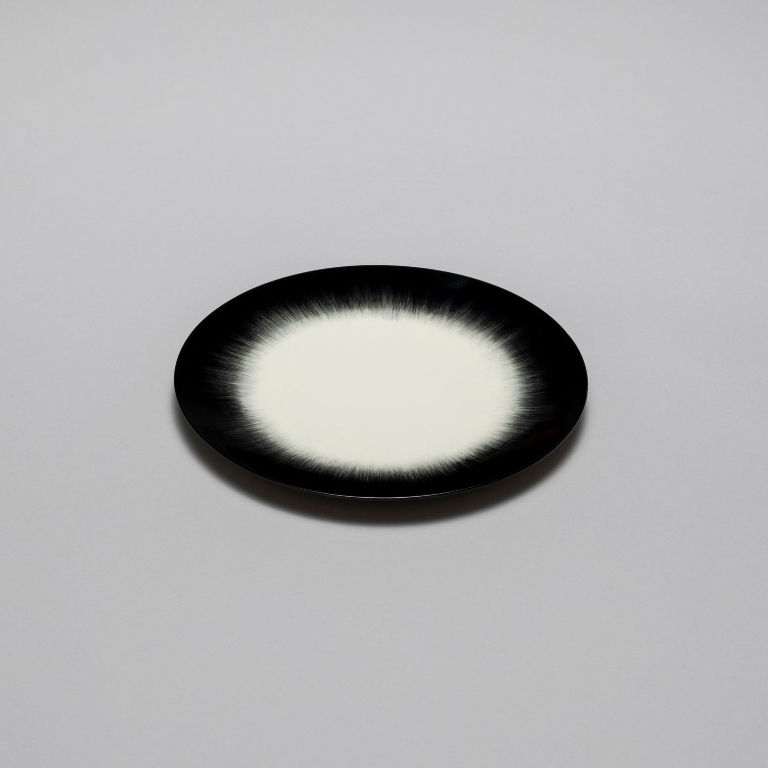 Dinner Plate, 17.5cm, Dé Off-White/Black VAR 4, Design by Ann Demeulemeester