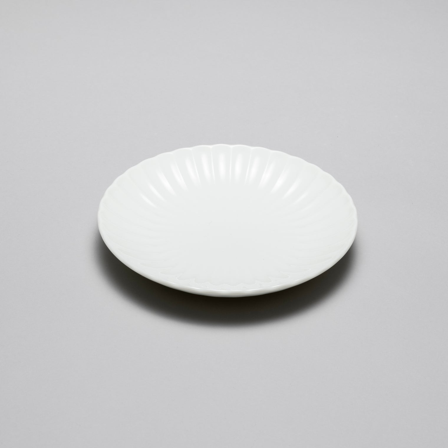 Kasumi White Plate, D18.5cm x 2.8cm