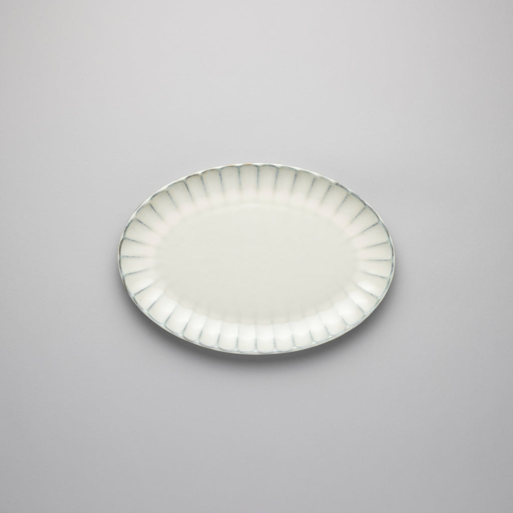 Oval Plate, White, L25cm x W17.5cm x H1.7cm, Design by Sergio Herman