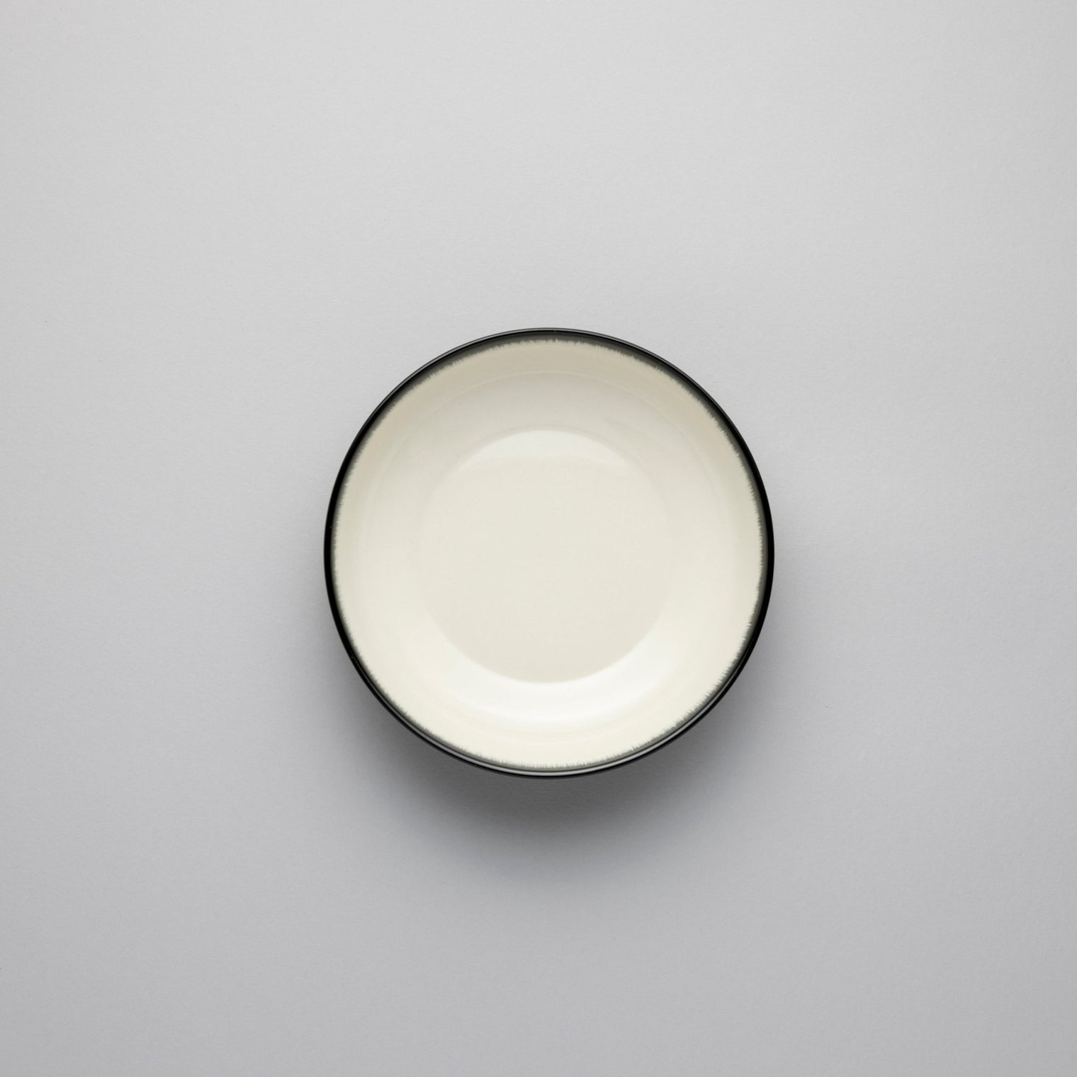 Soup Bowl, 15.5cm x 4.2cm, Dé Off-White/Black VAR B, Design by Ann Demeulemeester