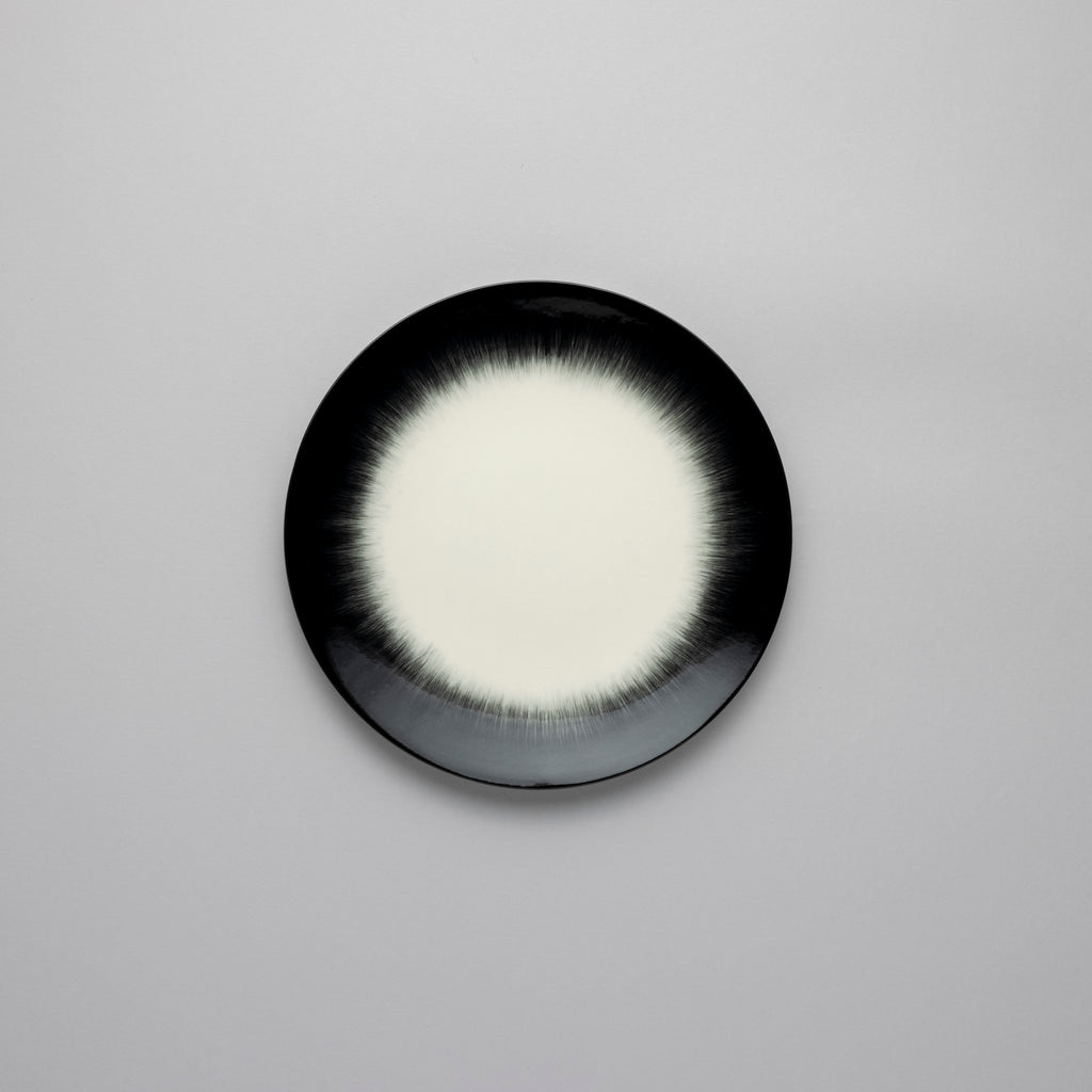 Dinner Plate, 17.5cm, Dé Off-White/Black VAR 4, Design by Ann Demeulemeester