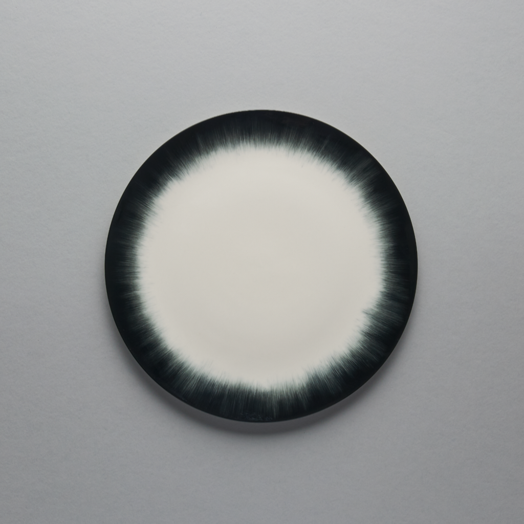 Dinner Plate, 24cm, Dé Off-White/Black VAR 4, Design by Ann Demeulemeester