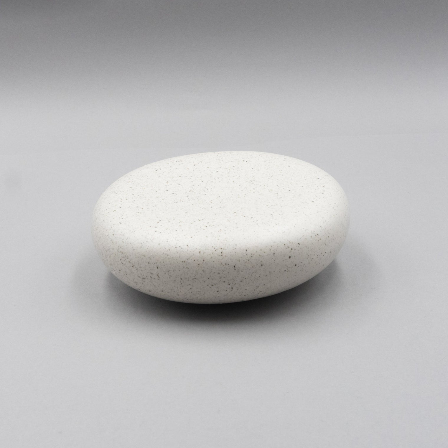 Stage Ishiji Smooth Rock, 14cm x H4.5cm